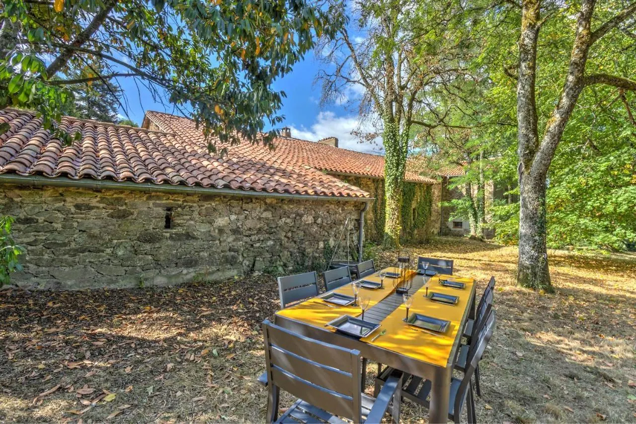 Prázdninový dům Les Juliannes - Gite La Pierre Etoilee Piscine Jardin Paulinet